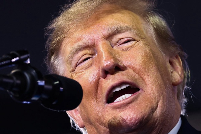 Trump keeps his doctor on a short leash. A new report reveals just how short
