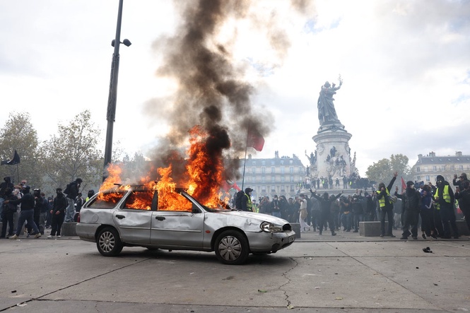 France protests latest: Marseille bans public gatherings as mayor says ‘our country is the shame of Europe’