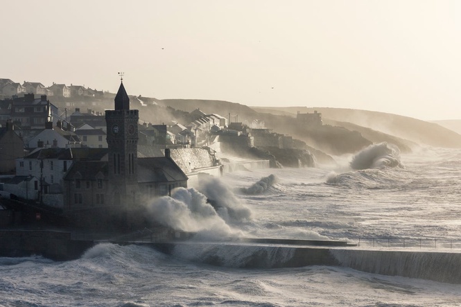 Where are Met Office weather warnings in place as 70mph winds forecast?
