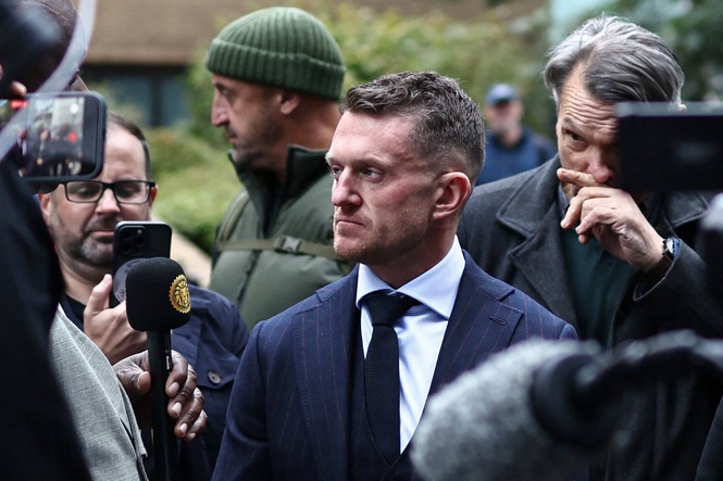 Tommy Robinson accused of intimidation against two journalists