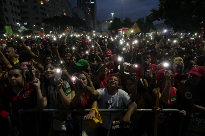 Spooked by Bolsonaro, Brazil’s left takes to social media and the streets pushing for Lula win