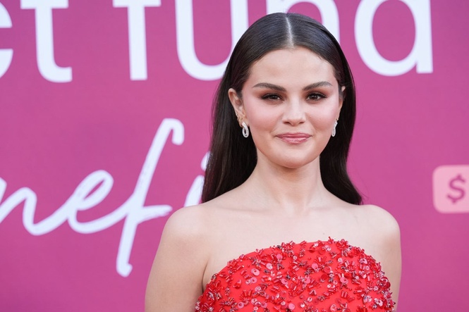Selena Gomez says nicotine vaping habit has permanently changed her voice