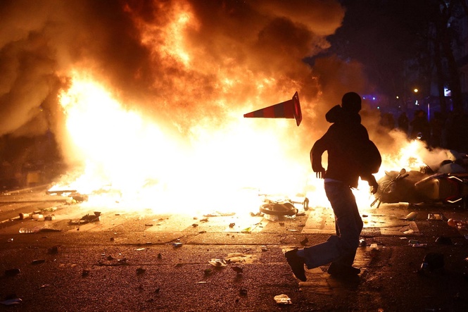 Emergency meeting held over PSG vs Barcelona clash amid violent protests in France