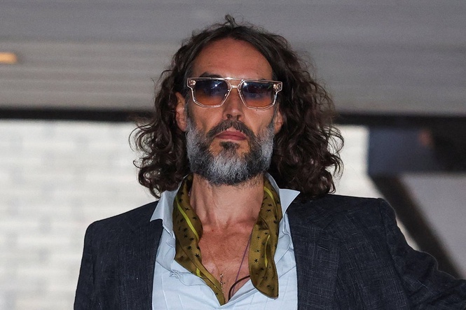 Russell Brand allegedly forced woman to perform sex act in bar toilet, court told