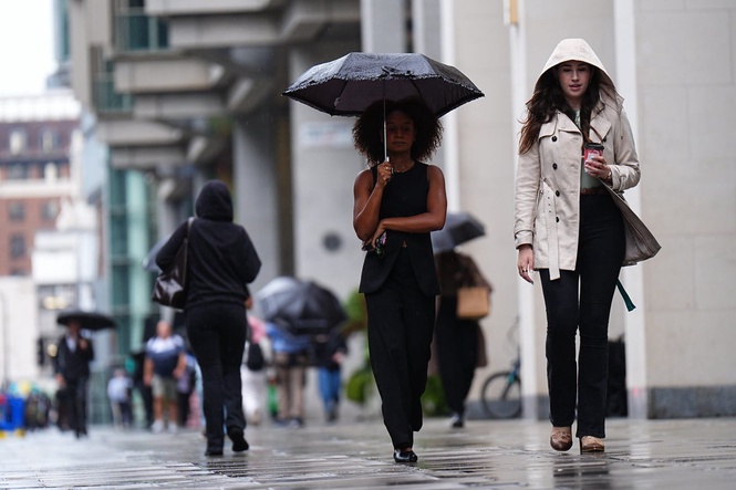 UK unemployment falls to lowest in a year — but vacancies hit five-year low
