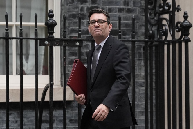 PM tells Stormont ministers to ‘step forward’ and set a budget