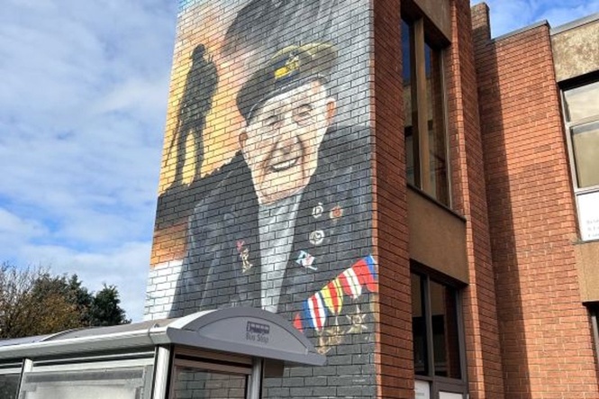 Mural of World War II hero Donald Rose unveiled on Ilkeston Town Hall