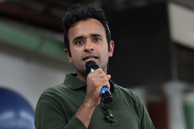 Trump rushes to back Vivek Ramaswamy over controversial ad and blasts Republicans criticizing it