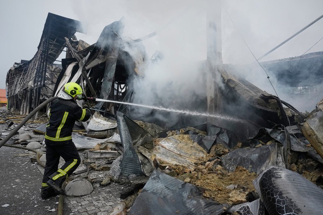 Russia pounds Ukraine's capital Kyiv with missiles and drones, hours after agreeing to peace talks