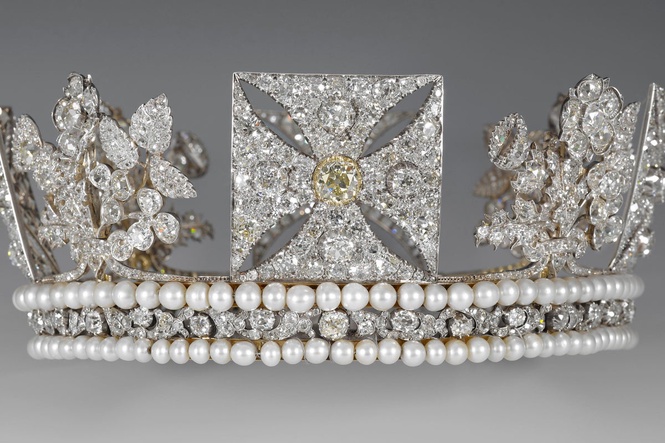 Spectacular royal jewellery spanning 500 years to go on show at Palace