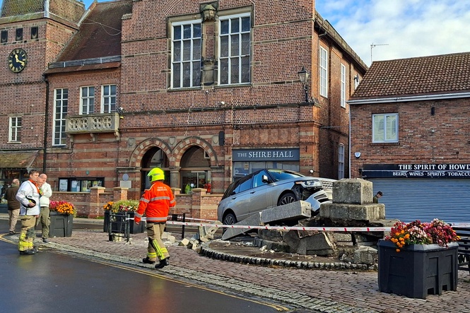 Historic landmark left in ruins after Range Rover crashes into it
