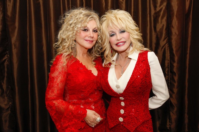 Dolly Parton’s sister claims Tennessee voting machine flipped her vote to Republican