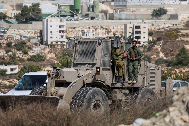 Israeli army ordered to brace for West Bank closure after double shooting