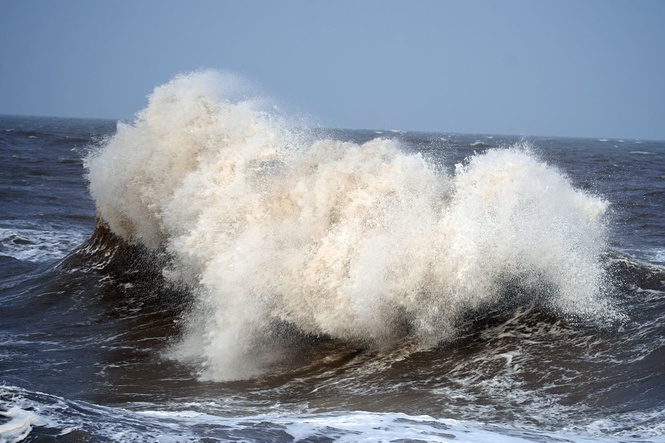 Amber wind warnings issued for weekend as storms sweep in