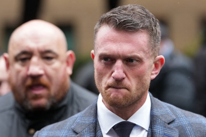 Tommy Robinson jury urged not to ‘live in a vigilante world’ when considering verdict