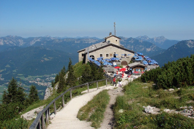 Fire breaks out at Alpine retreat built for Hitler in Germany. A person is detained
