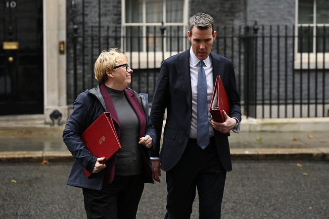Government to make unprecedented intervention on UK water bill prices