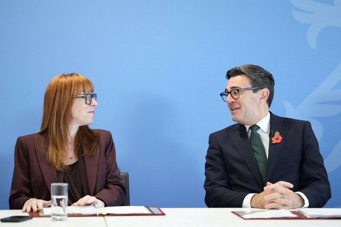 Rayner says PM considering all options on relationship with EU