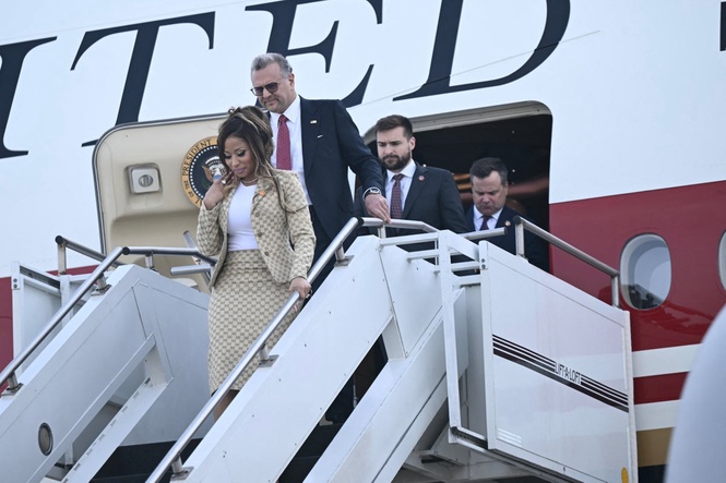 Nicki Minaj on Air Force One as rumors swirl about Trump admin role
