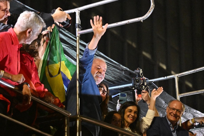 Brazil’s Lula wins historic fourth term as Flavio Bolsonaro refuses to concede