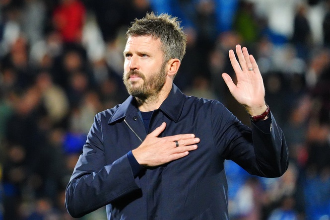 Gary Neville drops verdict on Man United's decision to stand by Michael Carrick
