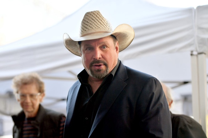 Garth Brooks cancels concert after fans are blocked from buying tickets