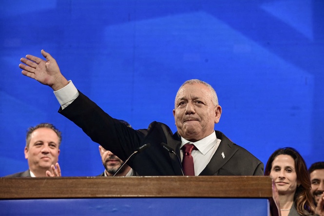 Gadi Eisenkot: The former Israeli military chief who could topple Netanyahu