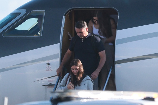 Flávio Bolsonaro lands in Miami after Brazil election defeat and corruption investigation