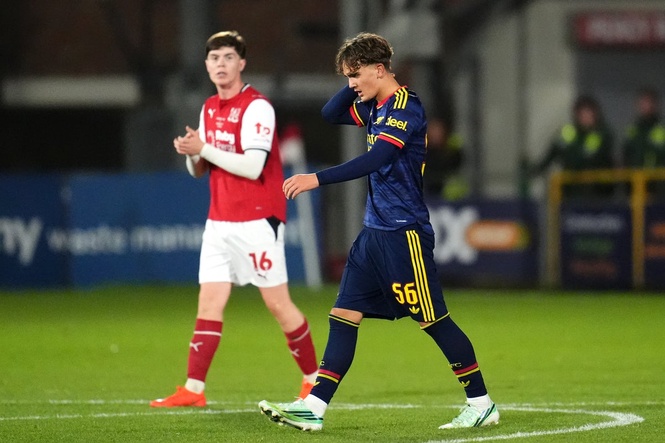 Arsenal to challenge Max Dowman’s dismissal after shock Fleetwood cup exit