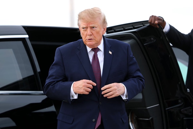 Trump ordered to hand over legal documents or risk BBC lawsuit collapsing