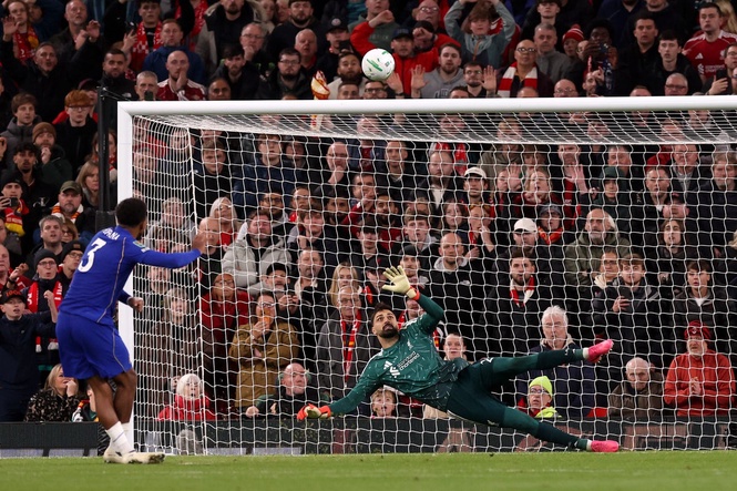 Liverpool see off Chelsea in another Carabao Cup penalty shoot-out