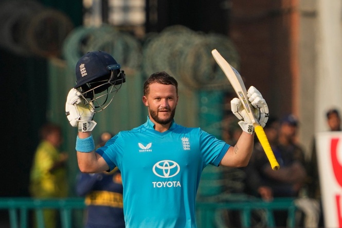Ben Duckett hits another Lahore ton as England set Sri Lanka challenging total
