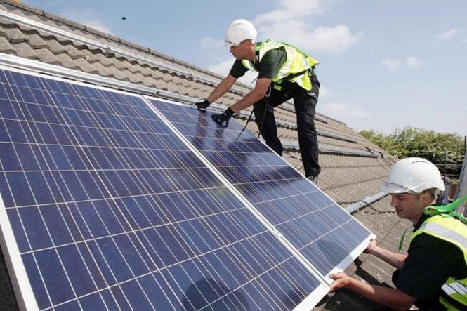 How much solar panels cost in the UK, according to an expert
