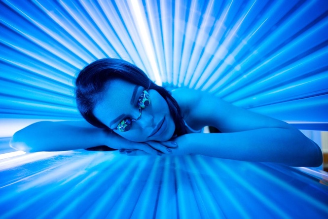 Government advisers urge ministers to consider total sunbed ban