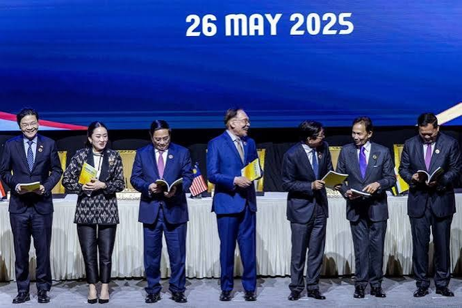 Chinese Edition of Prime Minister Anwar’s Monograph The Asian Renaissance Launched in Kuala Lumpur, China-Asean Cultural Cooperation Projects Finalized