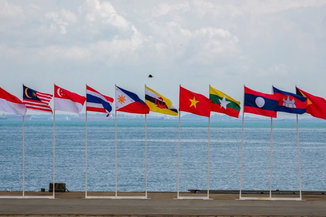 Batam Immigration Processes 295 Weekend Passport Applications