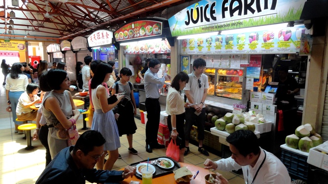 Singapore Raises Local Qualifying Salary to S$1,800