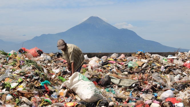 Indonesia Recognises Waste Sorters as Green-Collar Workers Eligible for BPJS Protection