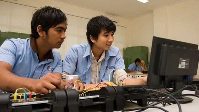 Indonesia Prepares Triple-Skilling Strategy for Young Workers Facing AI