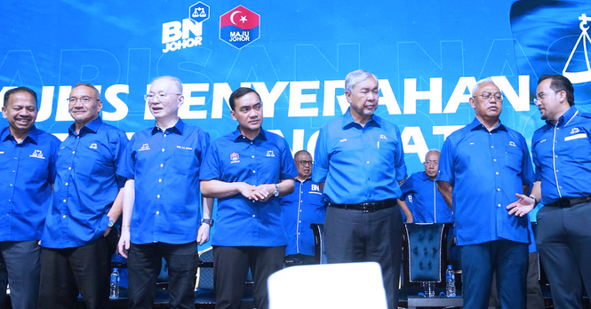 Tan Sri Noh Omar menghadiri Majlis Pelancaran Jentera Barisan Nasional Negeri Johor sebelum mengumumkan penyertaan semula beliau ke dalam UMNO dan BN.