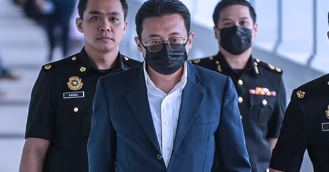 CEO PSM hadir di Mahkamah Sesyen atas pertuduhan rasuah projek Pusat Skuasy Bukit Jalil.