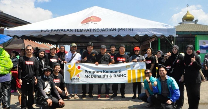 Image from: Sandakan Community Rallies Following Kampung Bahagia Fire, with Support from McDonald’s Malaysia
