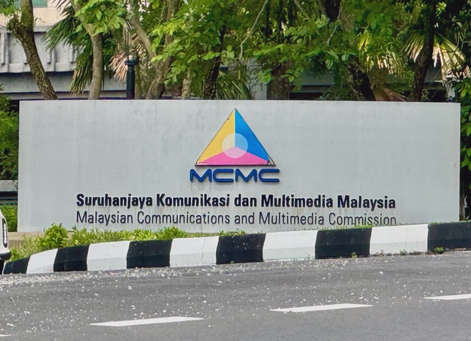 Image from: Man fined RM30,000 for insulting judiciary on Facebook