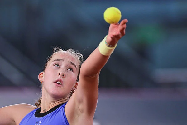 Image from: Andreeva stuns defending champion Ostapenko in Stuttgart