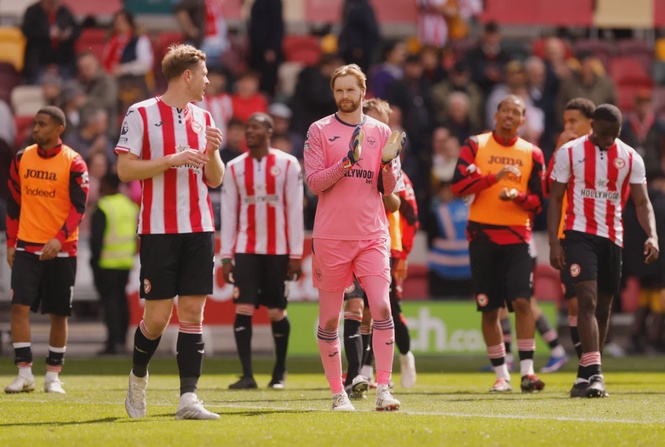 Image from: Brentford blow chance for top six in Fulham stalemate