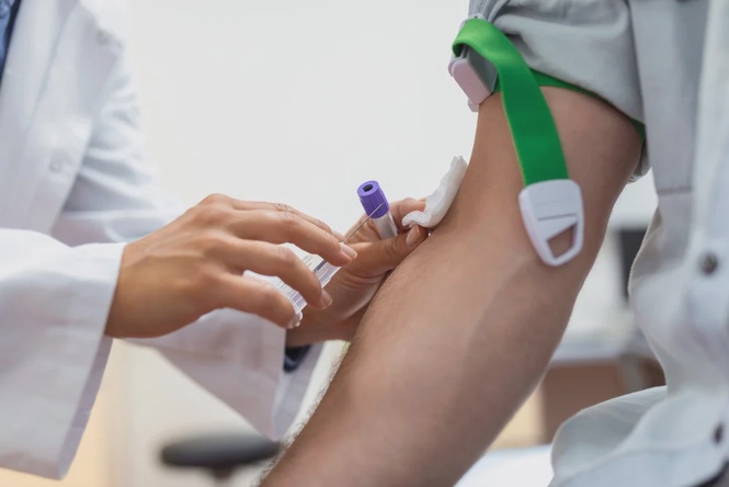 Image from: Community pharmacies need valid licence for blood collection: MOH