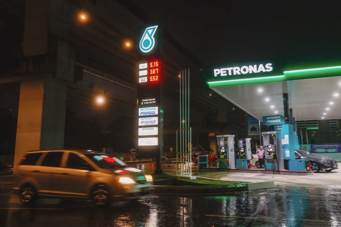 Image from: Diesel down by 85 sen in Peninsular Malaysia