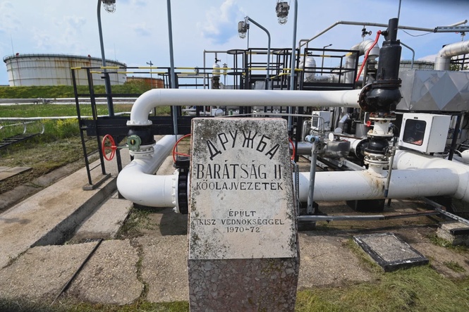 Image from: Ukraine to restart Russian oil pipeline to Europe soon