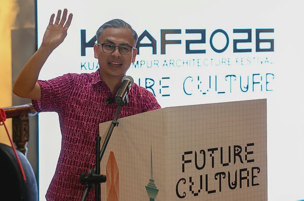Image from: Fahmi calls for regular media briefings on Malaysia-Indonesia border
