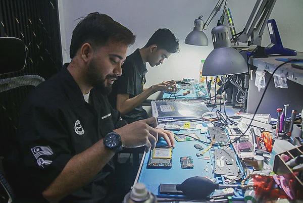 Image from: TVET graduate builds thriving phone repair business after SPM setback